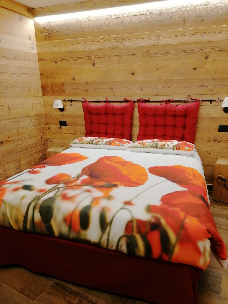 Coquelicot Room